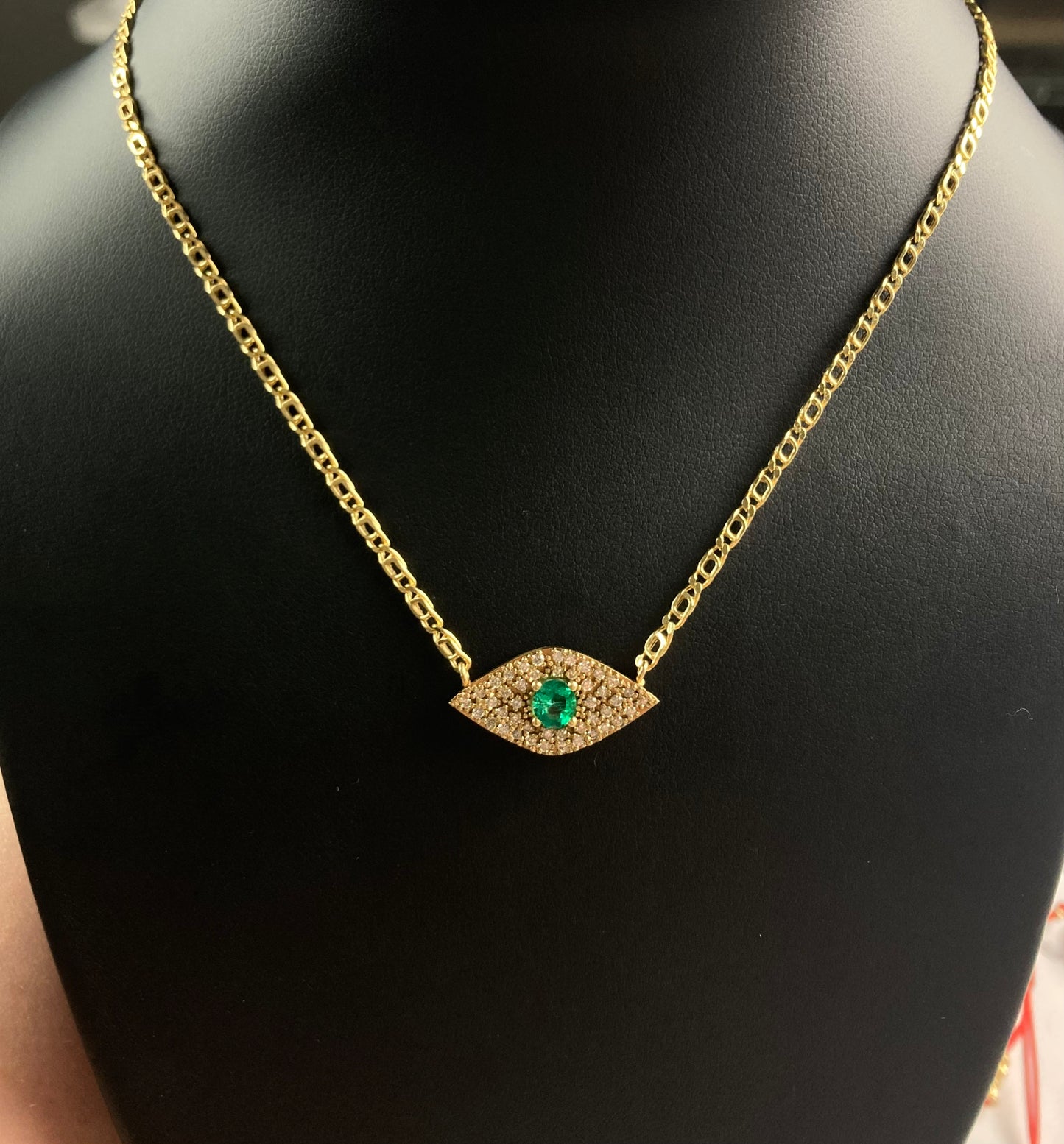 Cadena con dije Ojo Turco con Esmeralda y Diamantes